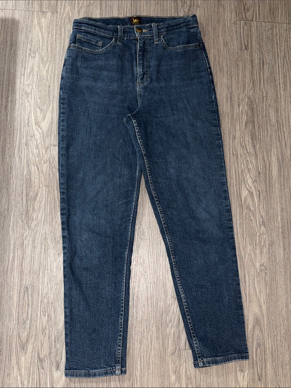 Lee Women's High-Rise Indigo Straight-Leg Jeans smarter fit Size 8M